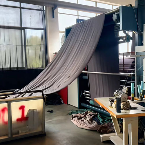 How to wholesale cheap clothes